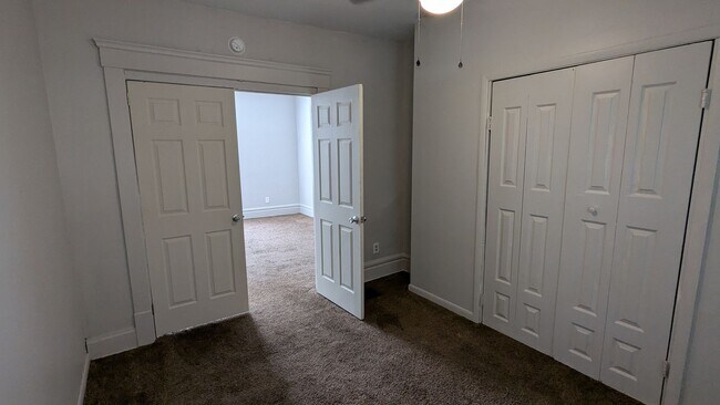 Building Photo - Come live in a charming 3-bedroom house in...