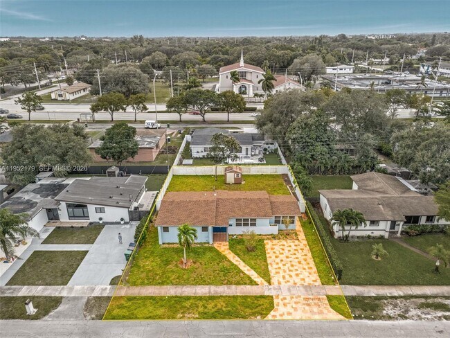 Building Photo - 1930 NW 184th St