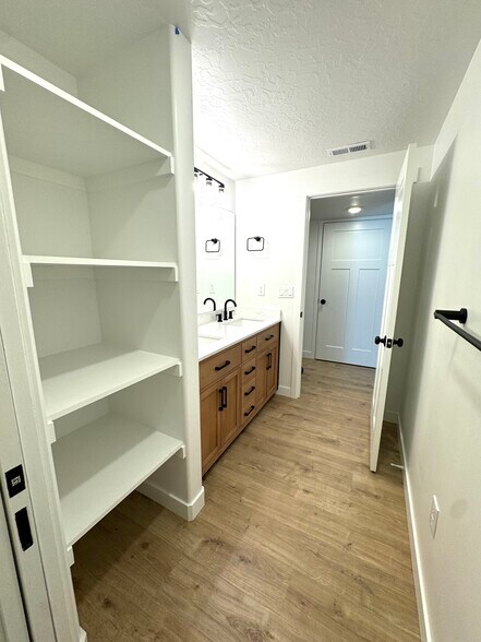 Building Photo - 3361 W Pond Dr