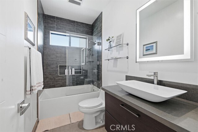 Building Photo - 5487 Blanco Way