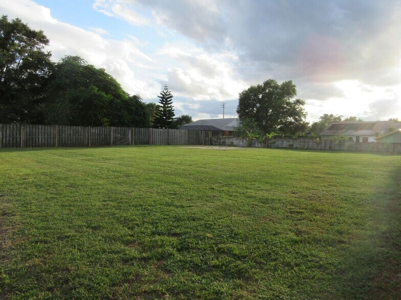 Building Photo - 1804 Abbeyridge Dr