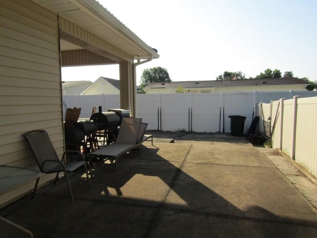 Building Photo - 308 Glenridge Dr