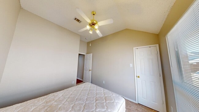 Building Photo - 7812 Silver Sage Dr