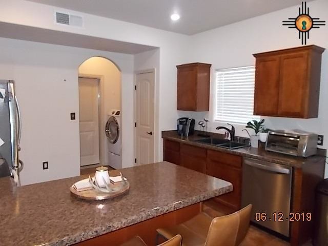 Building Photo - 1816 Hays Dr
