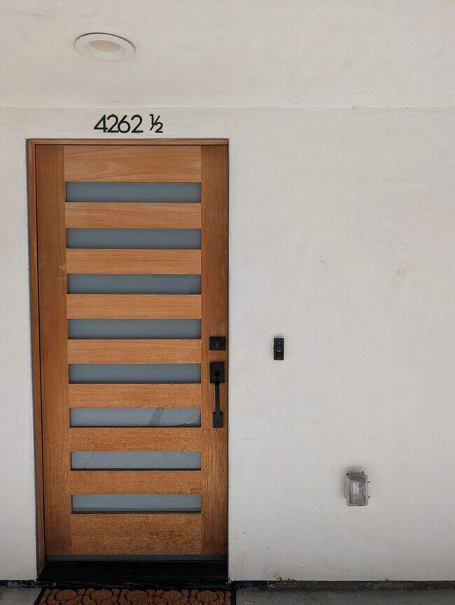 Building Photo - 4260 Laurel Canyon Blvd