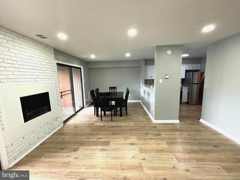 Building Photo - 3949 El Soneta Pl