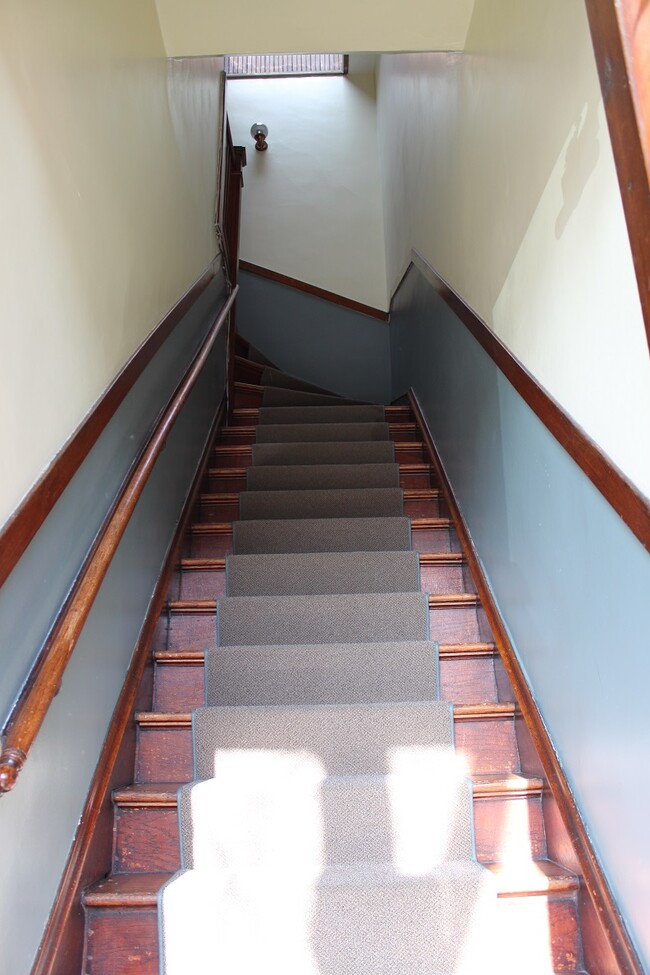 Building Photo - 4243 N Lincoln Ave