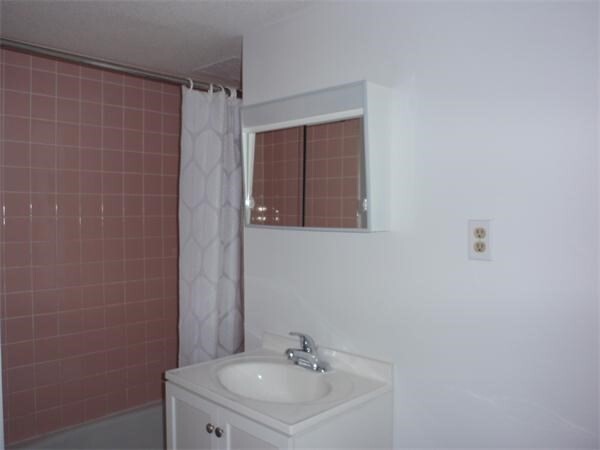 Building Photo - 45 Trowbridge St