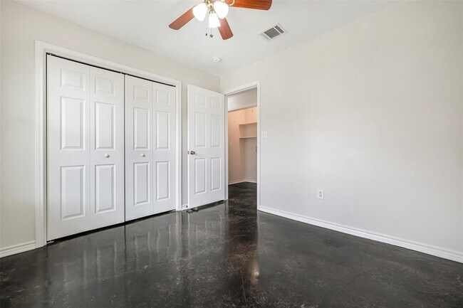 Building Photo - 613 Broken Bow Dr