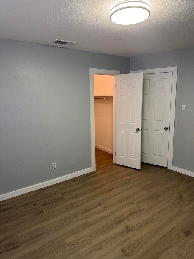 Building Photo - 4315 59th St