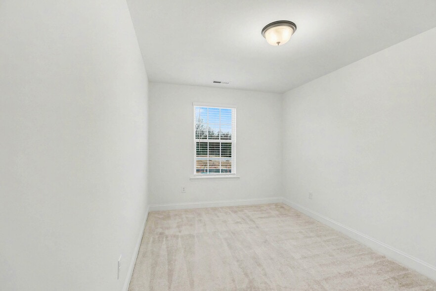 Building Photo - 2911 Herringbone Rd