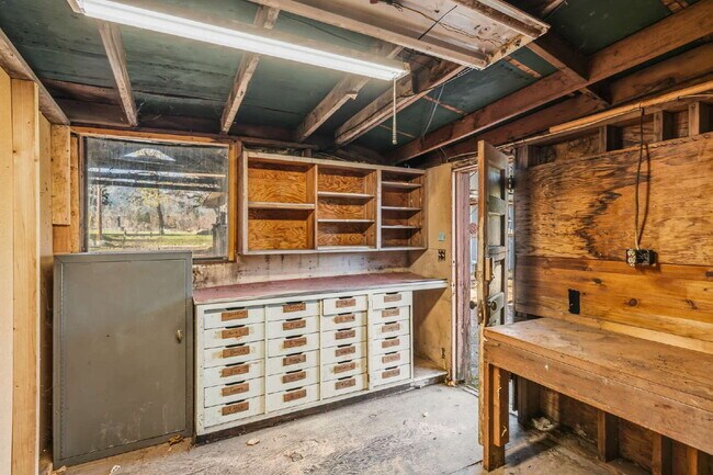 Building Photo - 248 Walker Ave