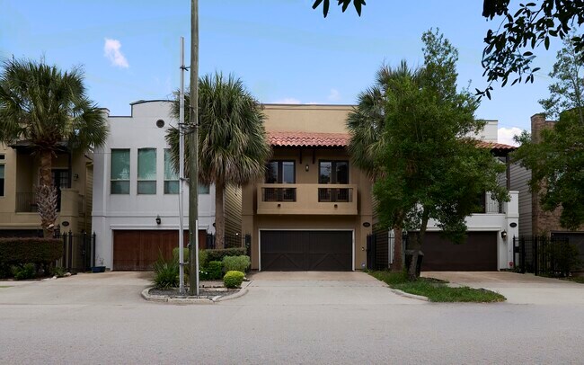 Building Photo - 5516 Larkin St