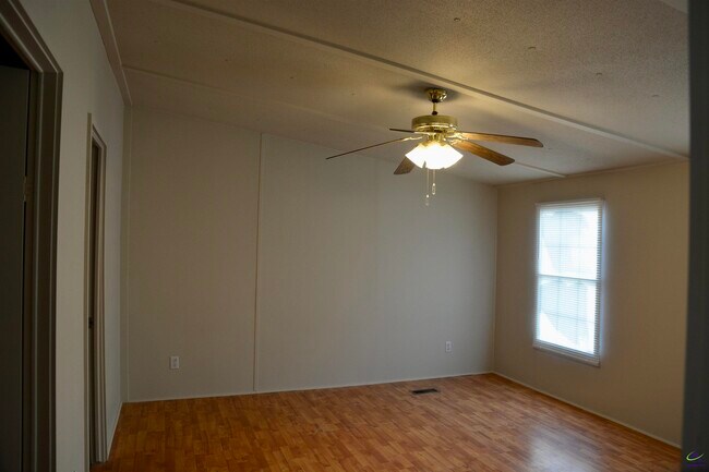 Building Photo - 111 Brighton Dr