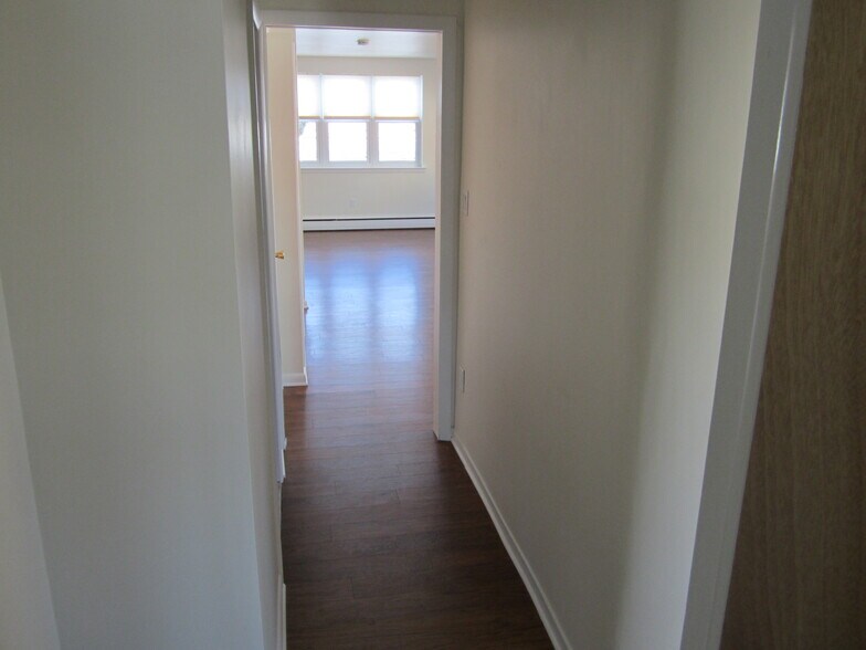 Building Photo - 1229 Drexel Ave