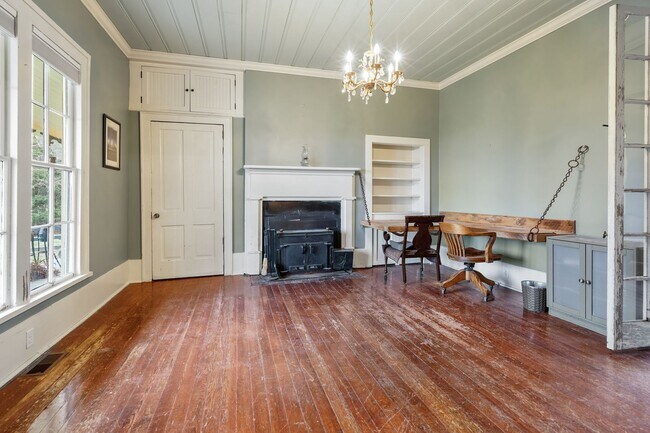 Building Photo - 251 Cheatham Springs Rd