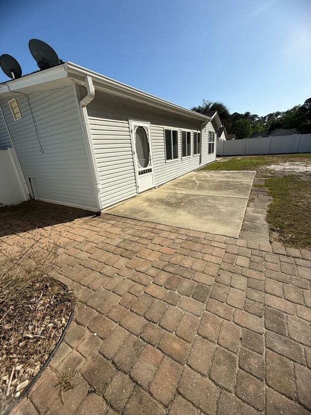 Building Photo - 1132 Lancelot Ln