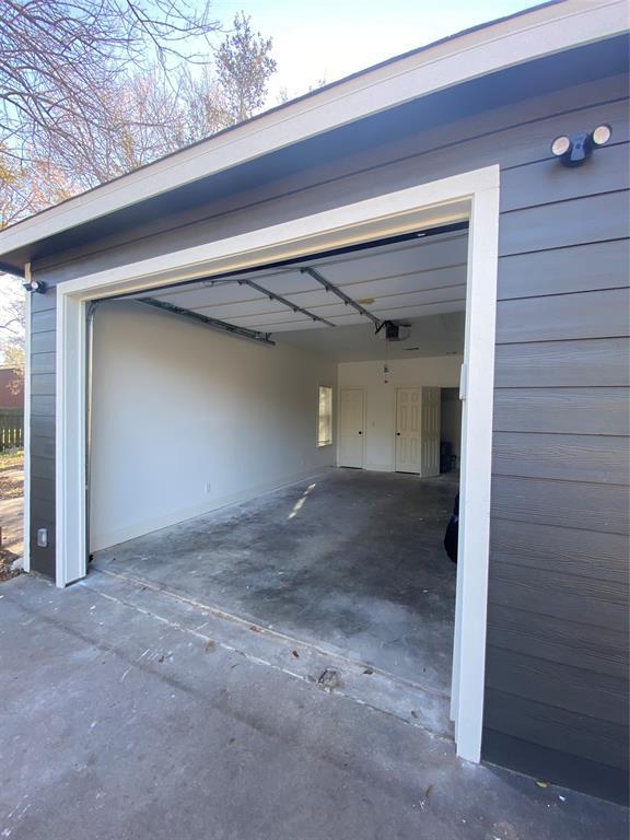 Building Photo - 201 Mesquite St