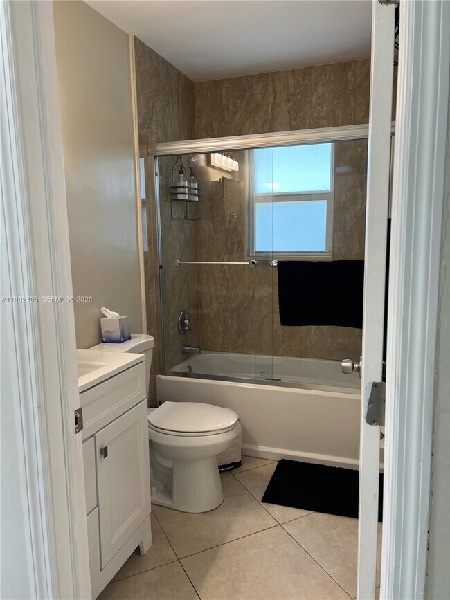 Building Photo - 2415 Grant St