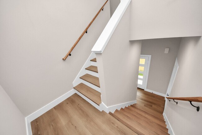 Building Photo - 7542 Charlie St