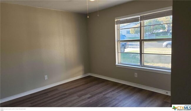 Building Photo - 1310 Goodhue Dr