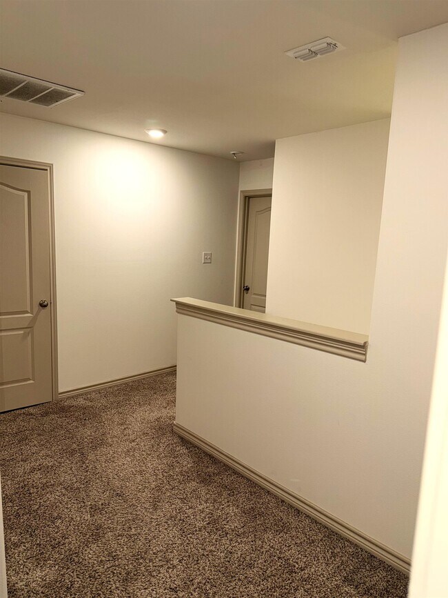 Building Photo - 414 Placido Dr