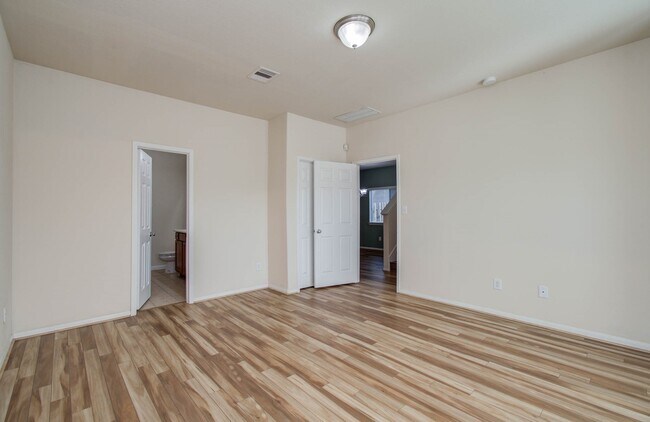 Building Photo - 7506 Pavilion Dr