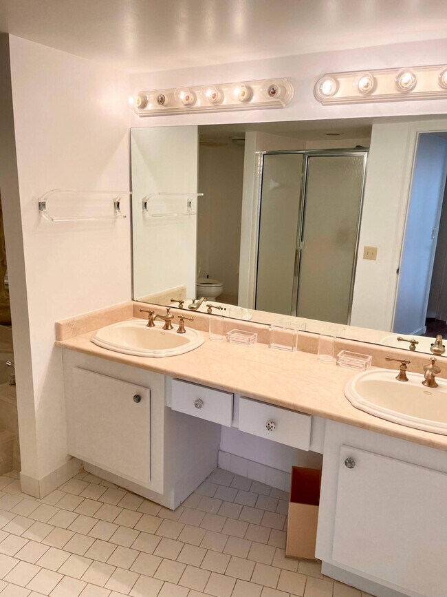 Building Photo - 3360 S Ocean Blvd