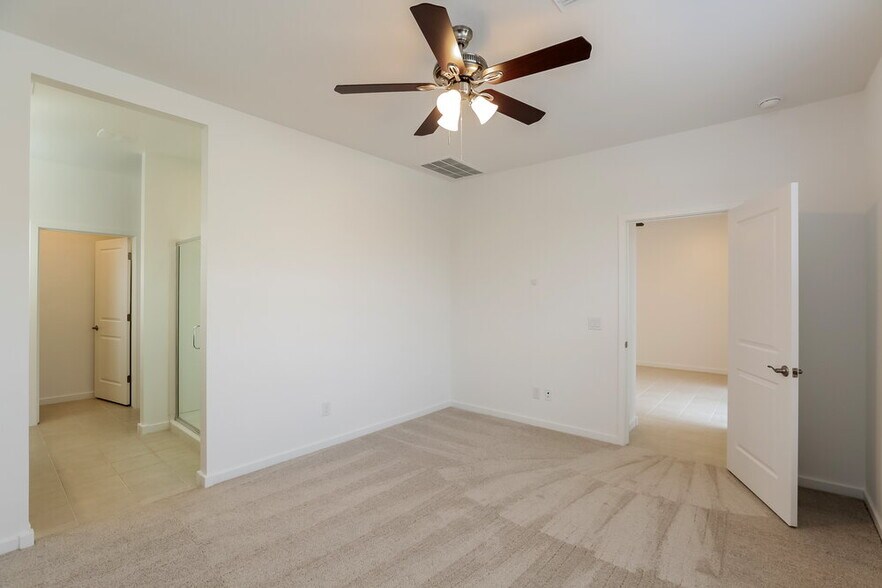 Building Photo - 10746 W Bloch Rd