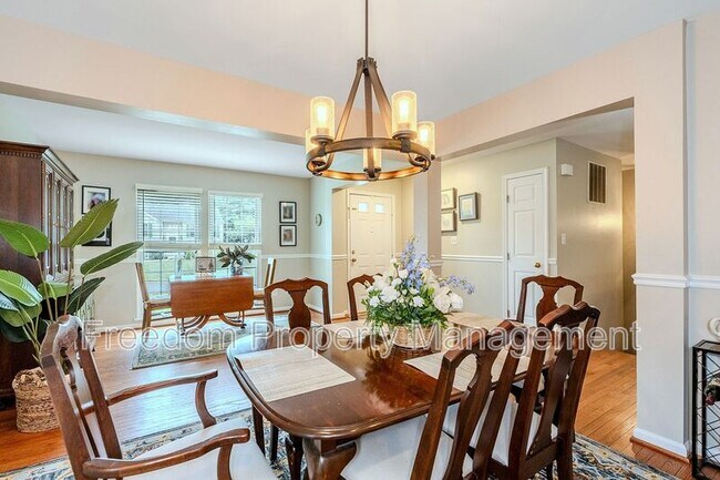 Building Photo - 9564 Basilwood Dr