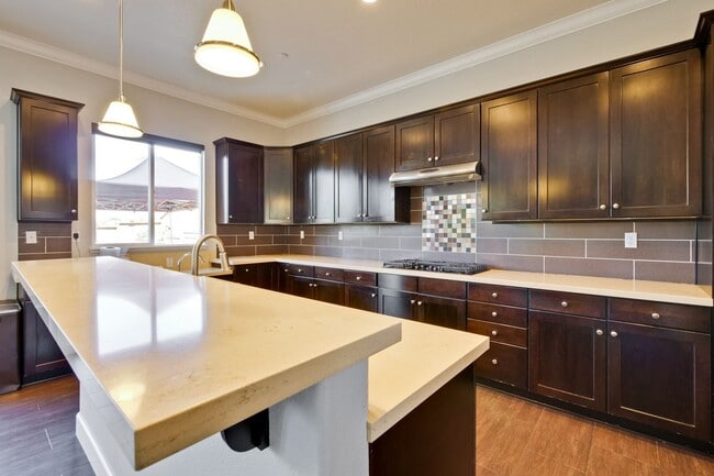 Building Photo - Gorgeous and Very Spacious Home - 3BR 2.5 BA in  San Jose - This is a MUST SEE!!!