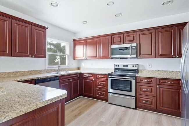 Building Photo - 515 46th St W