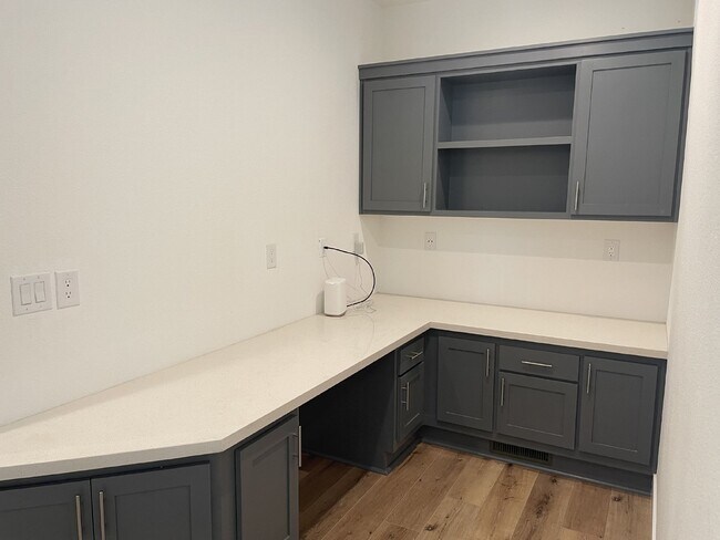 Building Photo - 1705 Berrywood Dr