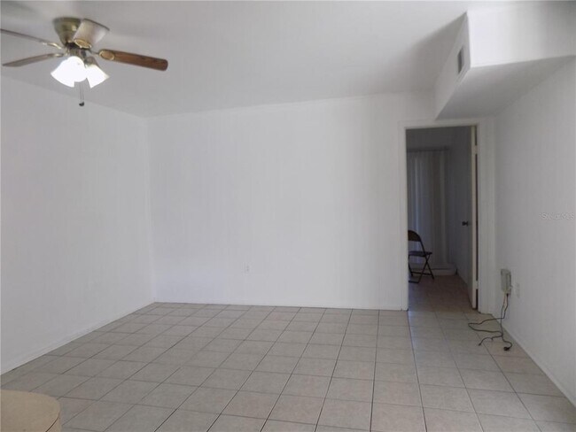 Building Photo - 2811 SW Archer Rd