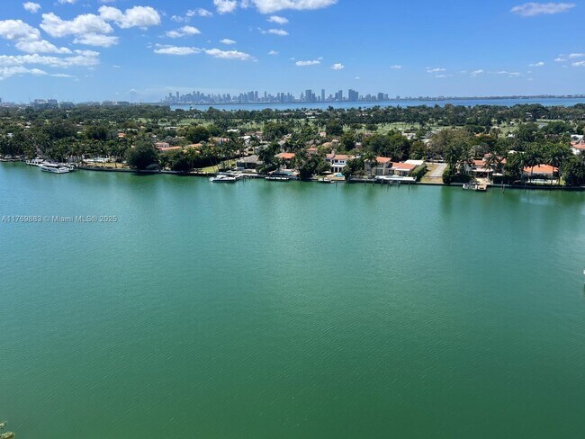 Primary Photo - 5900 Collins Ave