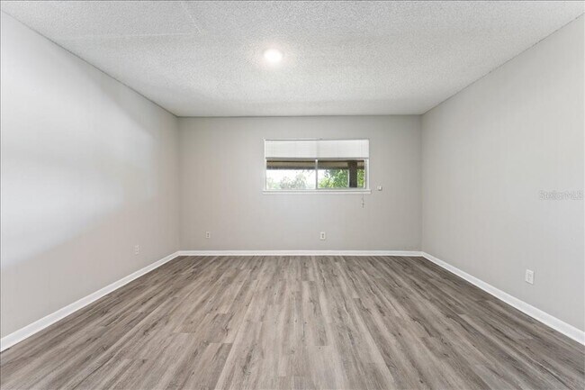 Building Photo - 6345 Newtown Cir
