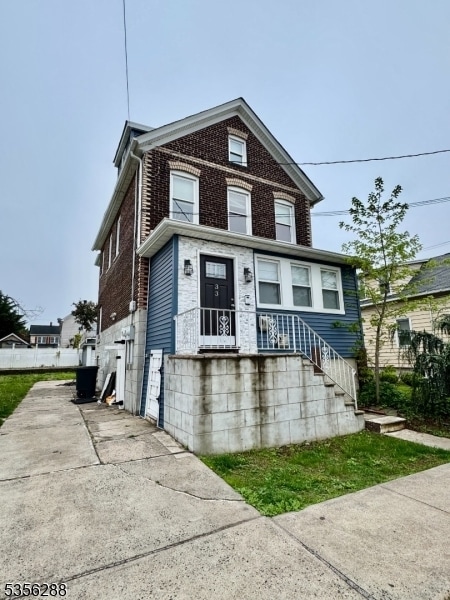 Primary Photo - 33 Jeanette St
