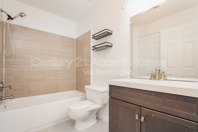 Building Photo - 12113 Greenway Ct