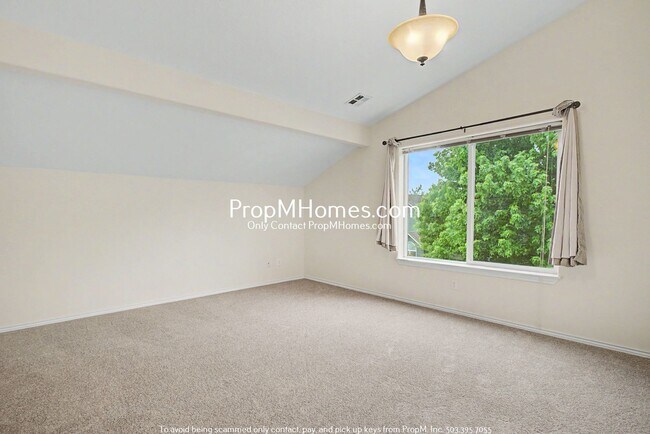 Building Photo - Bull Mountain Three Bedroom Home!