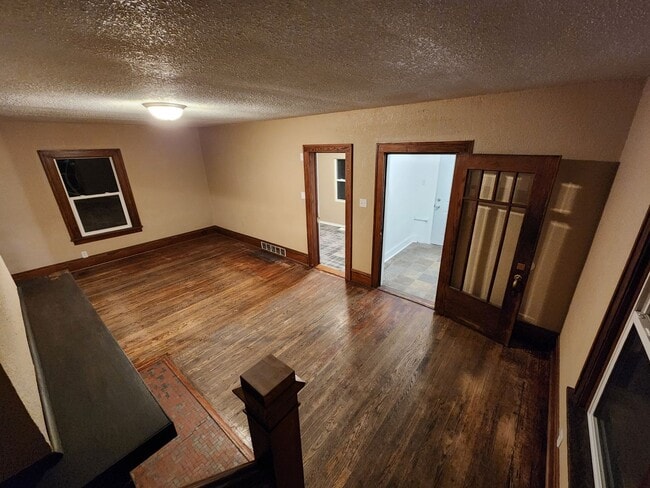 Building Photo - 4 Bedroom, 2 Bathroom home with large yard...