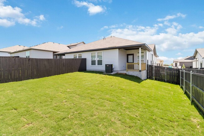 Building Photo - Come and See for Yourself Why Emma Park is the Premiere Luxury Community in Buda.