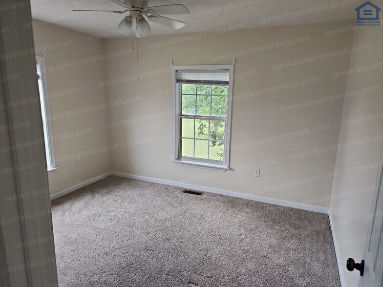 Building Photo - 515 Willis Martin Rd