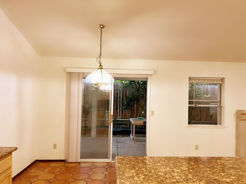 Building Photo - 5920 Laguna Ranch Cir