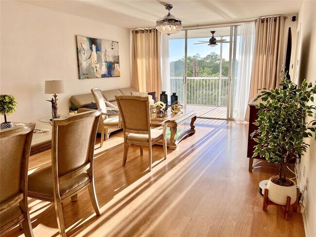 Building Photo - 3010 N Course Dr