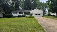 Building Photo - 6862 Westview Dr