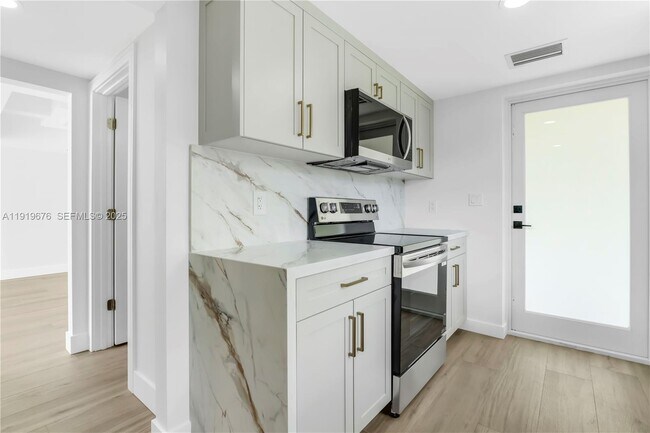 Building Photo - 6499 SW 39th St