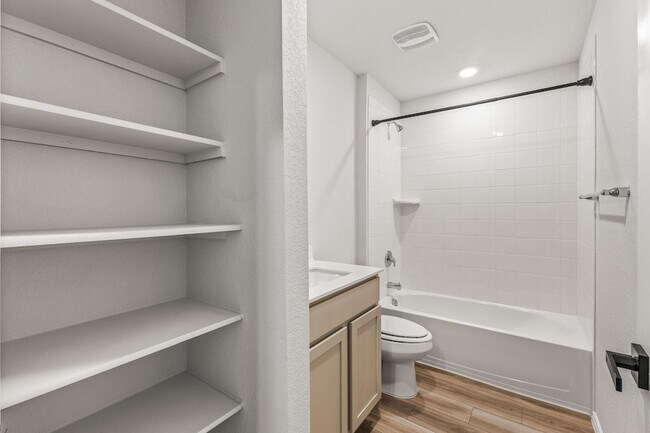 Building Photo - 1427 Brookfield St