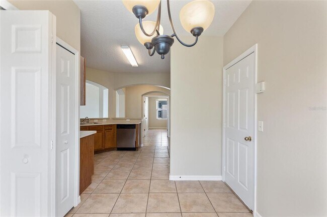Building Photo - 326 Cotswold Cir