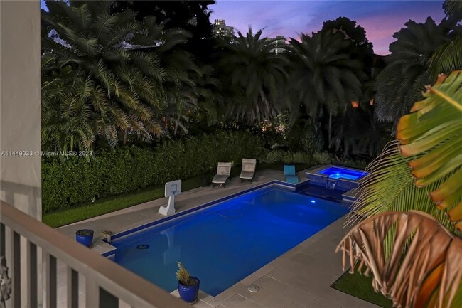 Building Photo - 3747 Prairie Ave