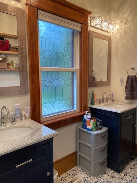 Bathroom Up - 414 2nd Ave N